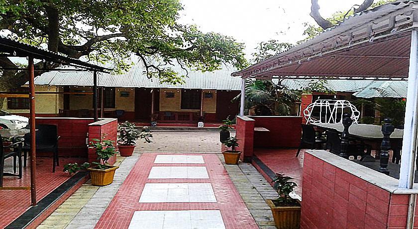 Hotel Savoy Village Mahabaleshwar Exterior photo